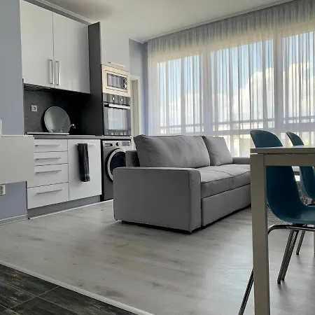 Blue Laguna Private Parking & 2 Bedrooms Apartament