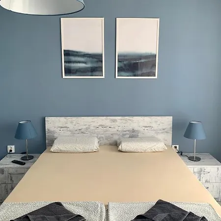 Blue Laguna Private Parking & 2 Bedrooms Apartment *